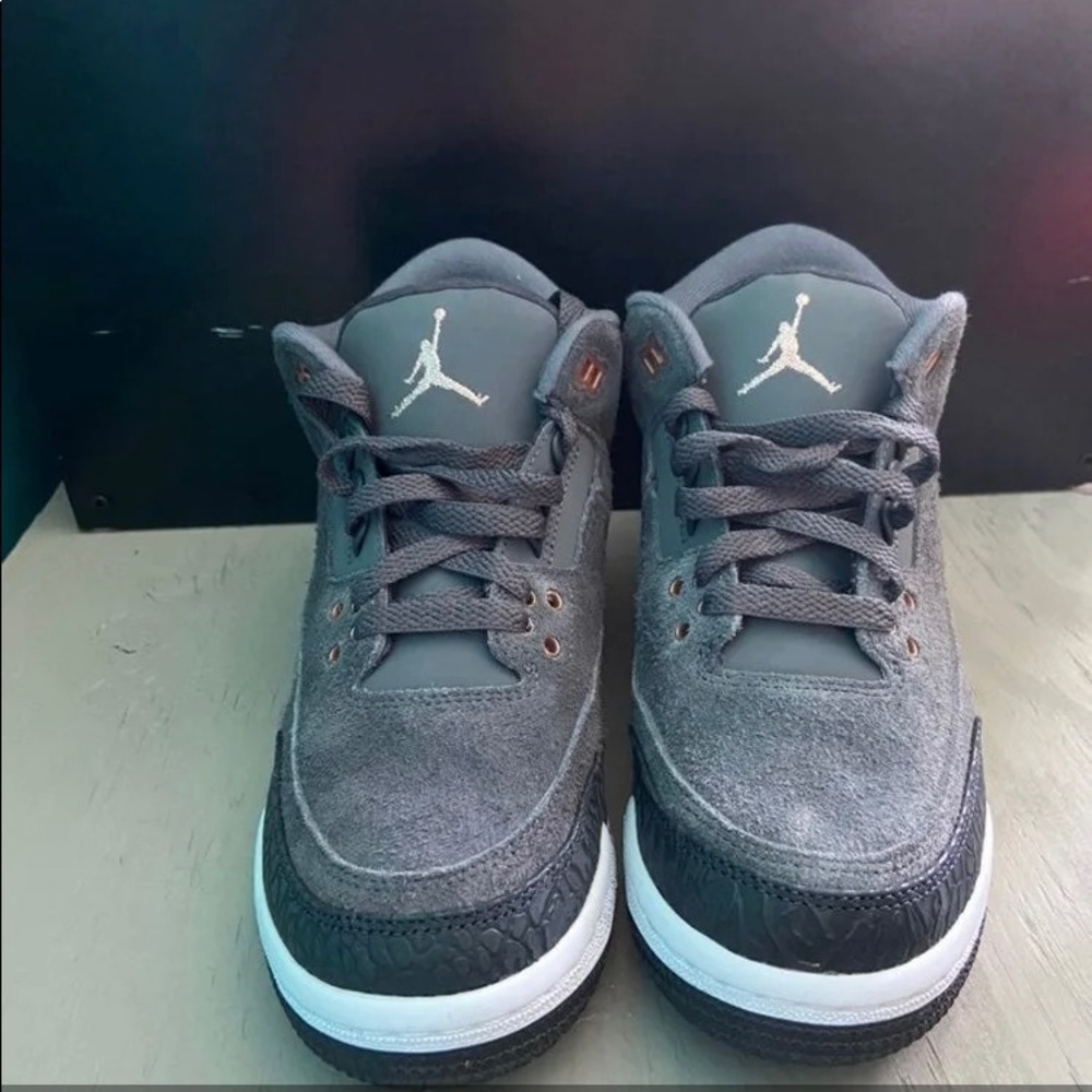 -Jordan Retro 3